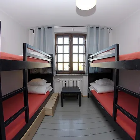 Hostal 4-friendshostel *